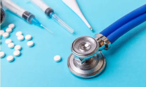 Стетоскоп и лекарства
